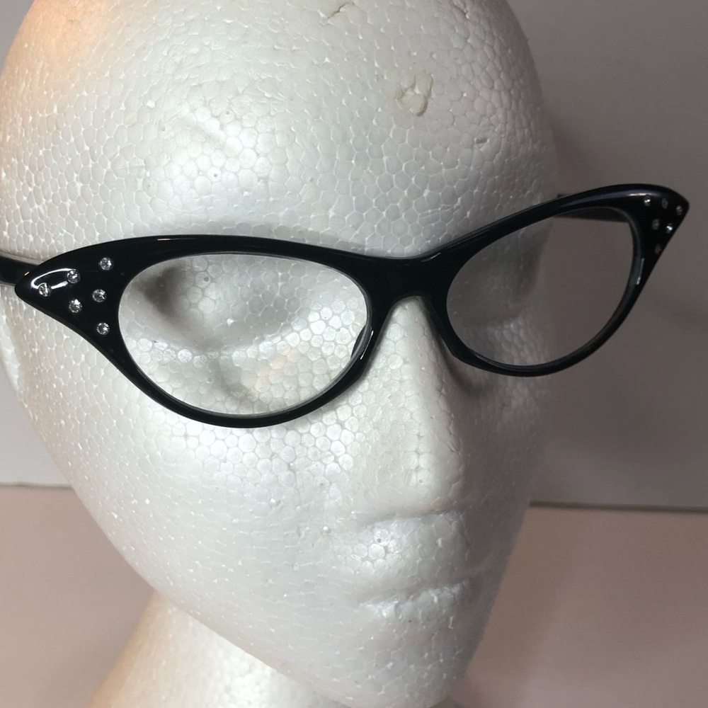 Woman’s fashion cat eye glasses - Picture 12 of 15